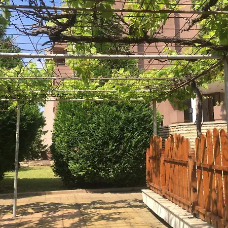 Relax Sarafovo Hostel Burgas