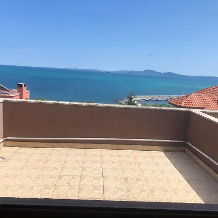 אכסניה Relax בורגאס